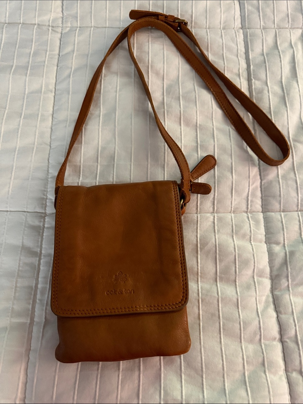 Tan Leather Crossbody Bag – Slim Everyday Carry